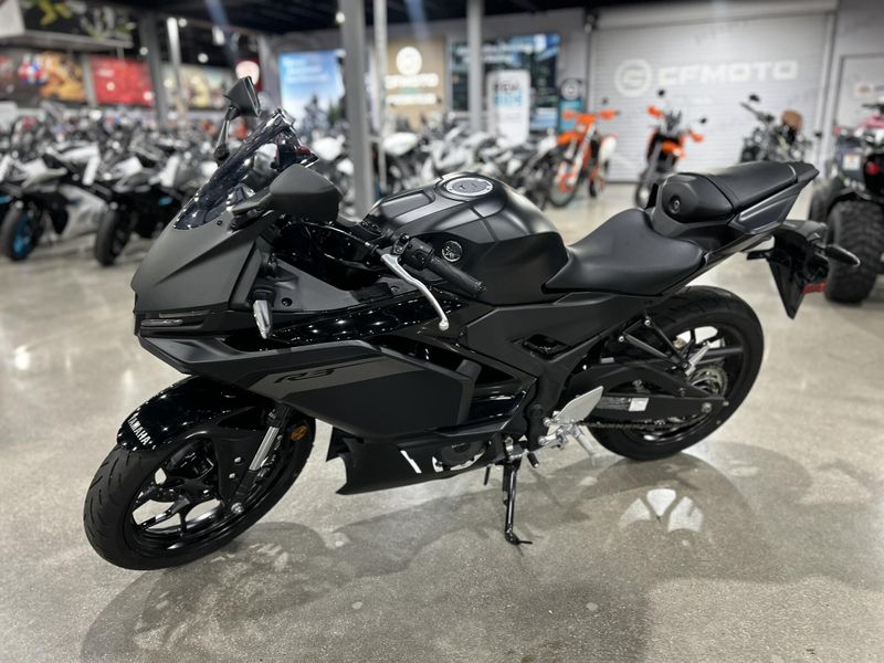 Used 2025 Yamaha YZF-R3 ABS Image 14
