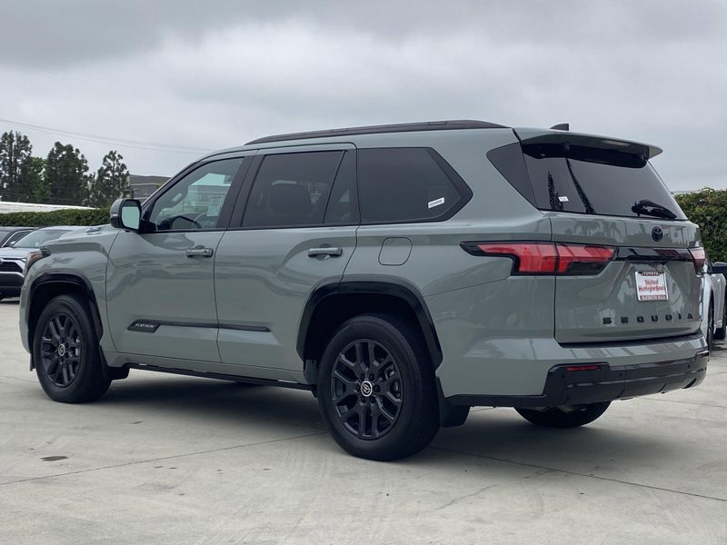 Used 2024 Toyota Sequoia PlatinumImage 5