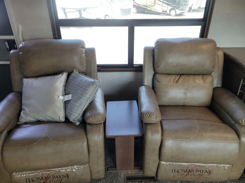 Used 2022 ARCTIC FOX 29-5K Image 19
