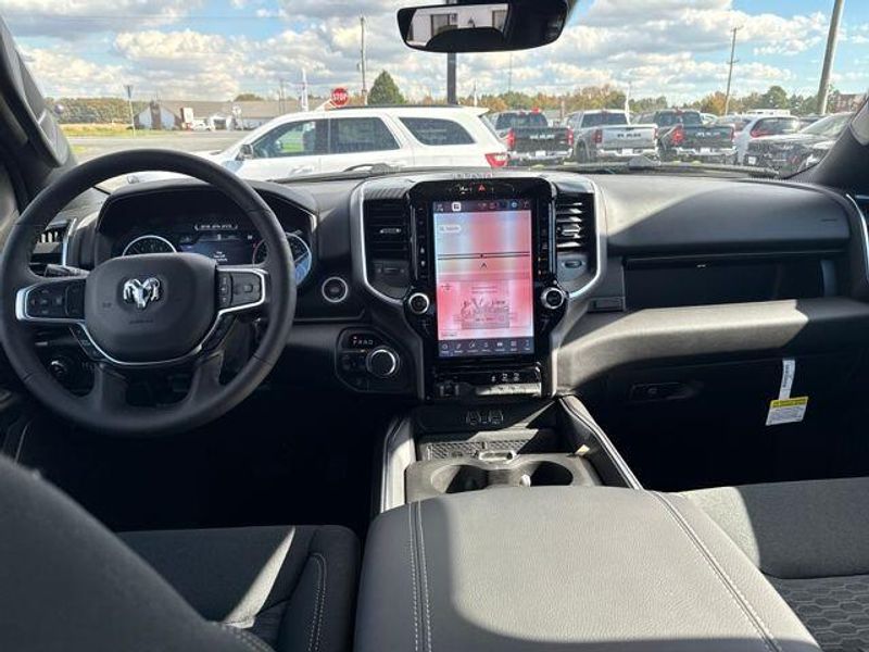 2026 RAM 1500 Big Horn Crew Cab 4x4 5'7' Box