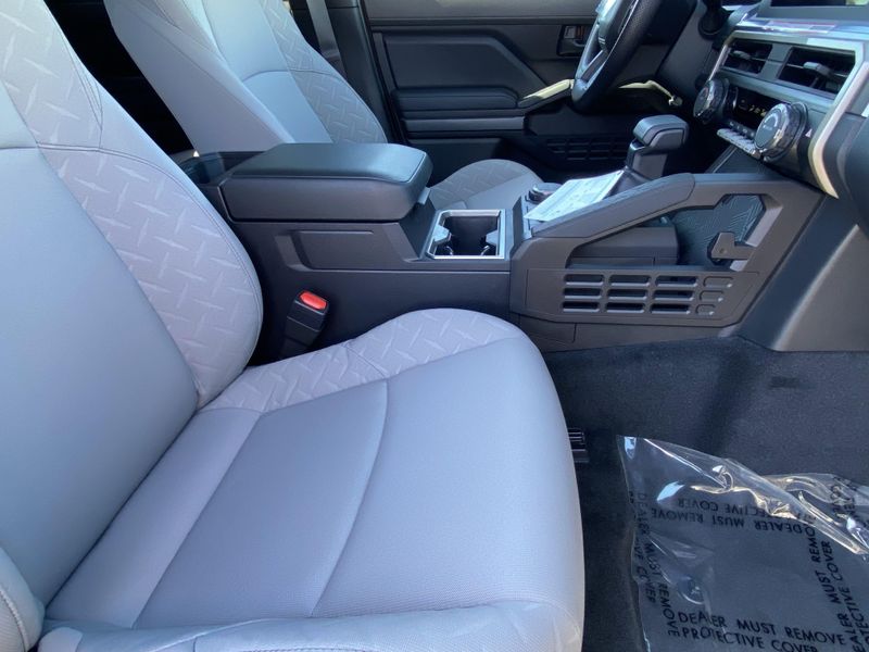 2025 Toyota Tacoma SR5Image 10