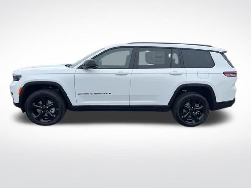 2025 Jeep Grand Cherokee L Altitude X 4x4