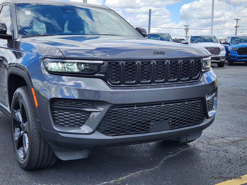 Used 2022 Jeep Grand Cherokee Altitude