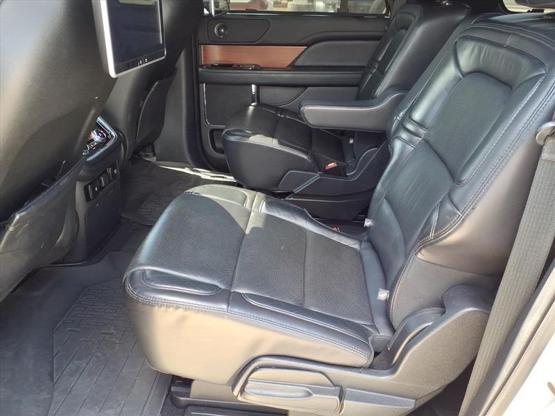 Used 2020 Lincoln Navigator ReserveImage 10