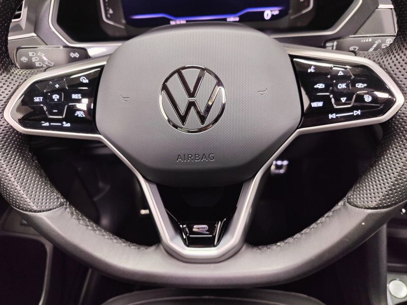 Used 2024 Volkswagen Tiguan AWD SEL R-Line w/Sunroof/NavImage 36