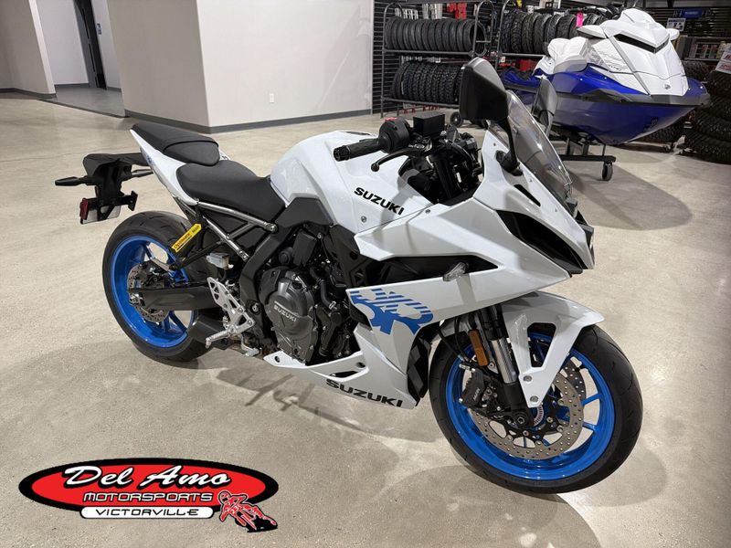New 2026 Suzuki GSX-8R Image 1