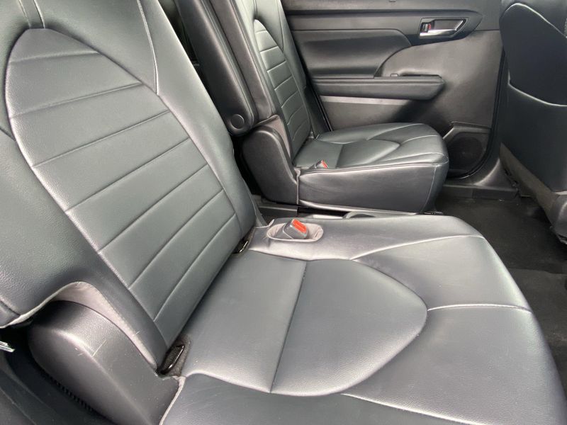 2022 Toyota Highlander XLEImage 14