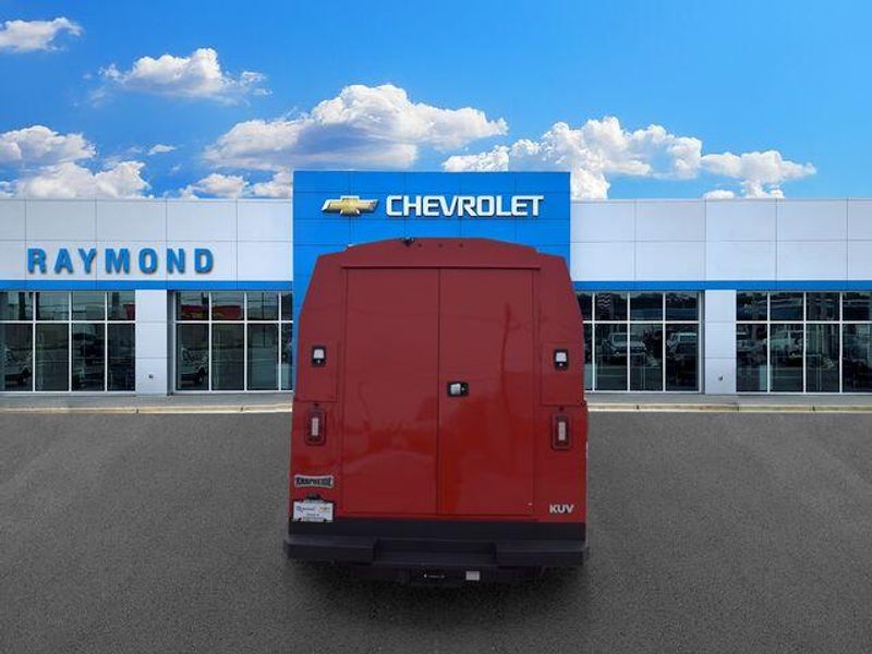 New 2026 Chevrolet Express 3500 Work VanImage 5