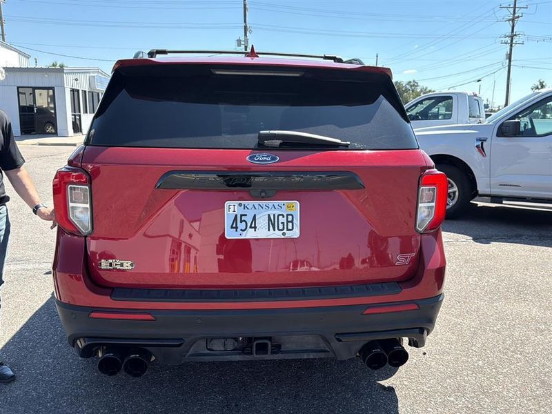 2020 Ford Explorer ST photo 4