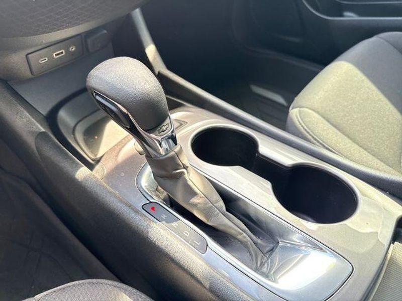 2022 Chevrolet Malibu LS