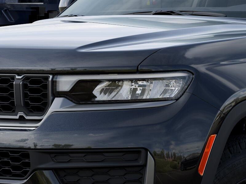 New 2026 Jeep Grand Cherokee Laredo Altitude 4x4