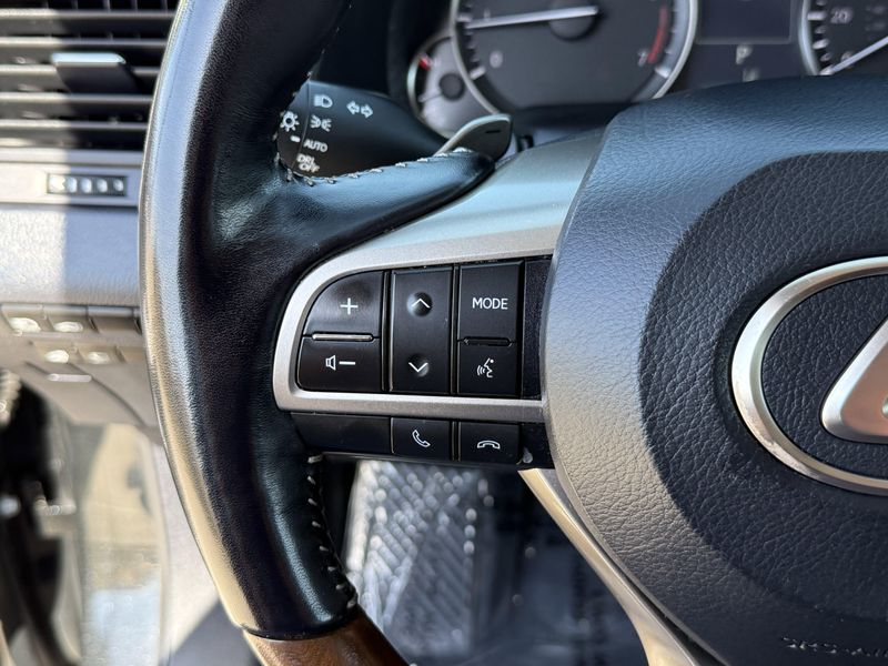 2022 Lexus RX 350LImage 25