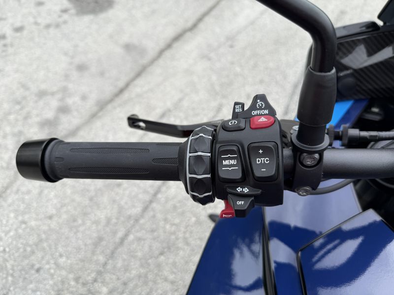 2025 BMW M 1000 XR Competition 