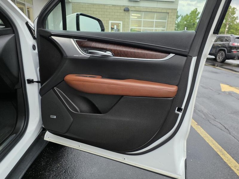 Used 2023 Cadillac XT5 AWD Premium Luxury