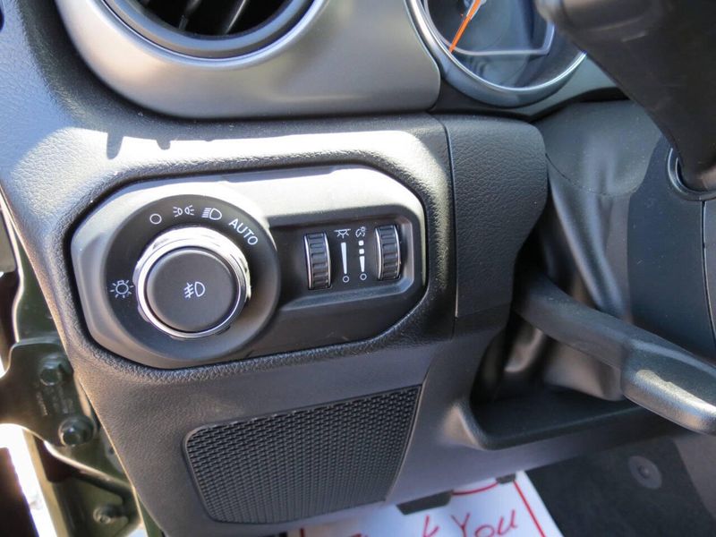 2022 Jeep Wrangler Unlimited Sport 4x4 4dr SUVImage 14