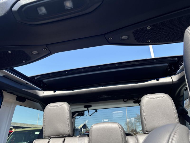 New 2026 Jeep Wrangler 4-door SaharaImage 37