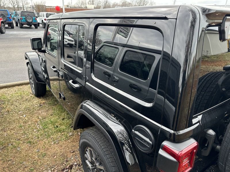 2024 Jeep Wrangler 4-door SaharaImage 8