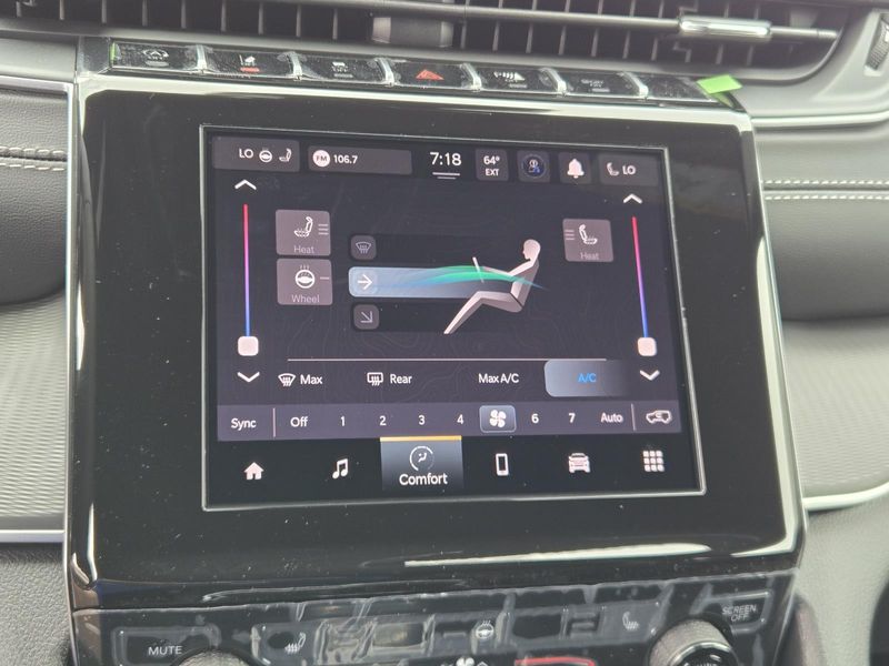 New 2026 Jeep Grand Cherokee Laredo X 4x2