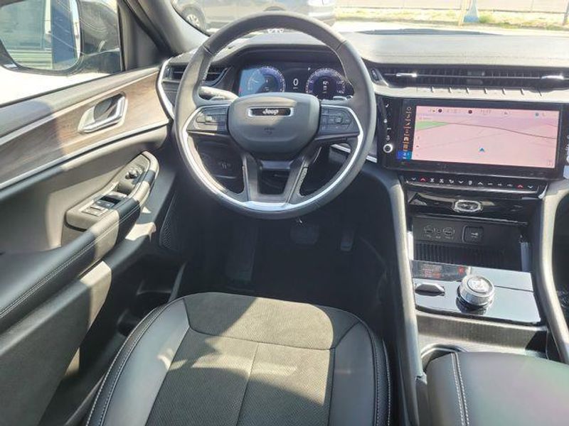 New 2026 Jeep Grand Cherokee Laredo Altitude 4x4