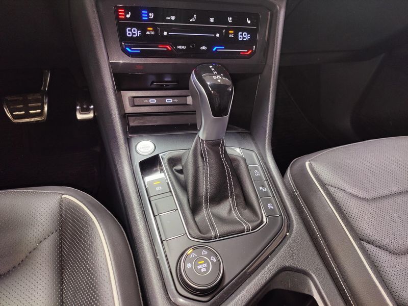 Used 2024 Volkswagen Tiguan AWD SEL R-Line w/Sunroof/NavImage 24
