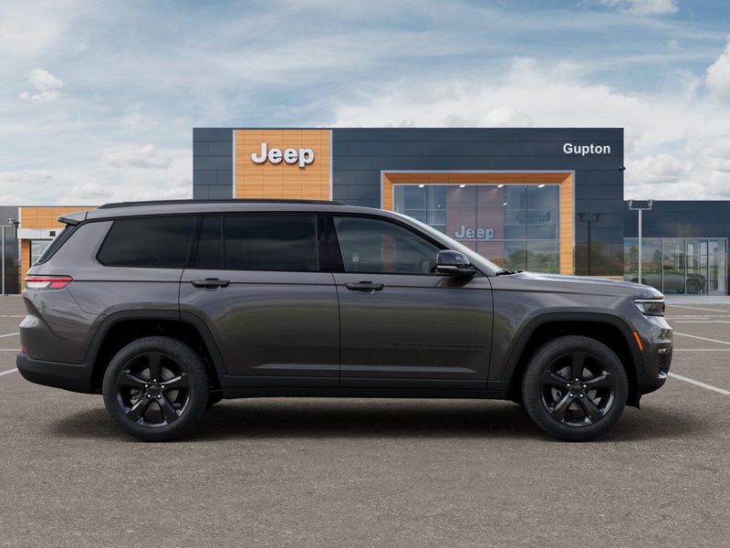 New 2025 Jeep Grand Cherokee L Limited 4x4Image 54