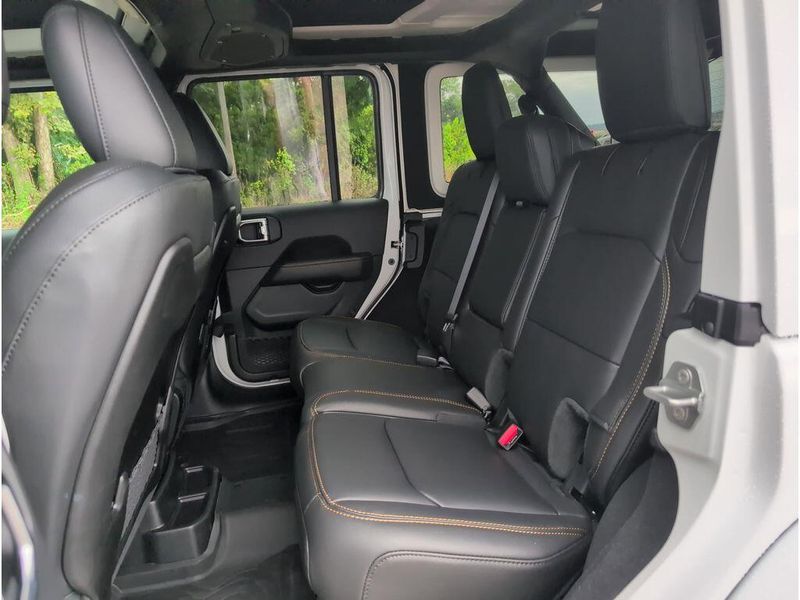 New 2025 Jeep Wrangler 4-door SaharaImage 30