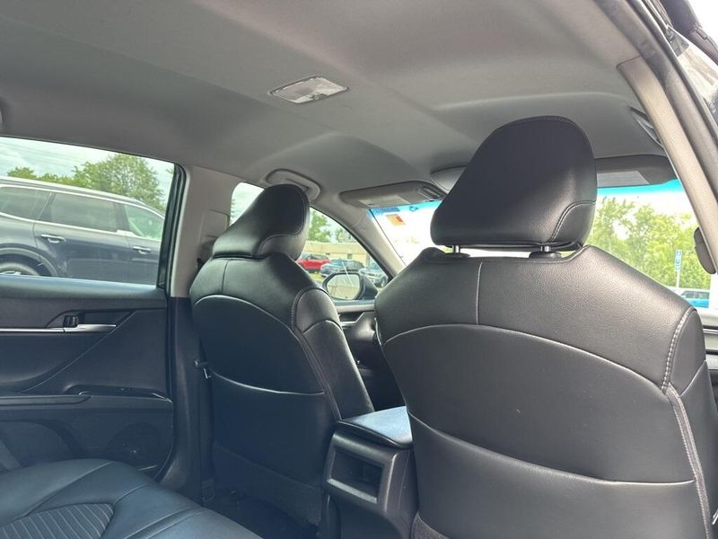 Used 2019 Toyota Camry LImage 19