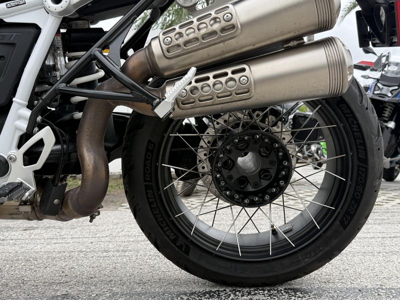 2023 BMW R NINE T SCRAMBLER