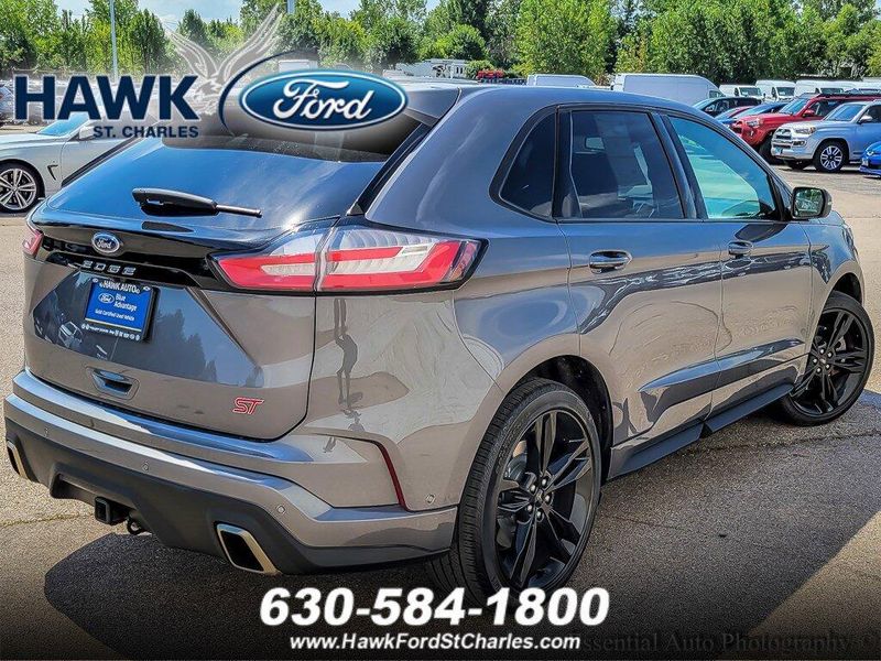 2022 Ford Edge ST photo 6