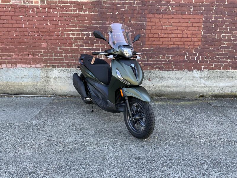 New 2024 PIAGGIO BEVERLY 400 HPE 