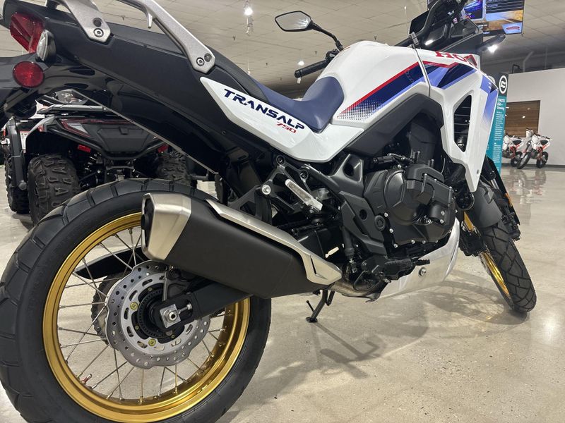 New 2026 Honda TRANSALP E-CLUTCH Image 14