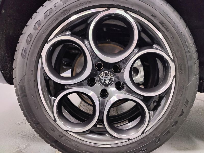Used 2025 Alfa Romeo Tonale 2.0T AWD w/SunroofImage 19