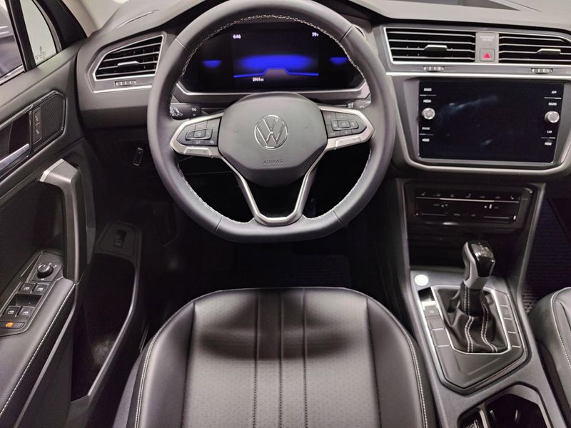 2024 Volkswagen Tiguan SE w/3rd Row SeatImage 18