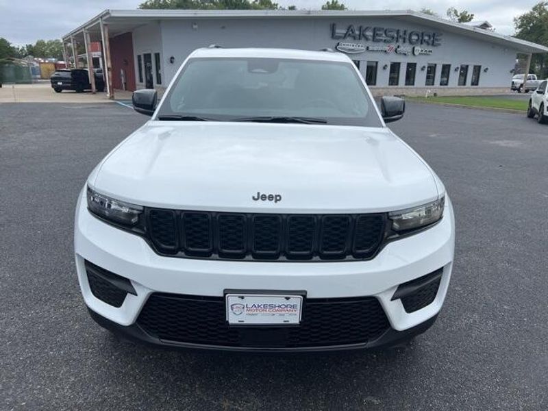 2024 Jeep Grand Cherokee Altitude X 4x4Image 2