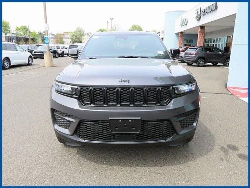 2025 Jeep Grand Cherokee Altitude XImage 3