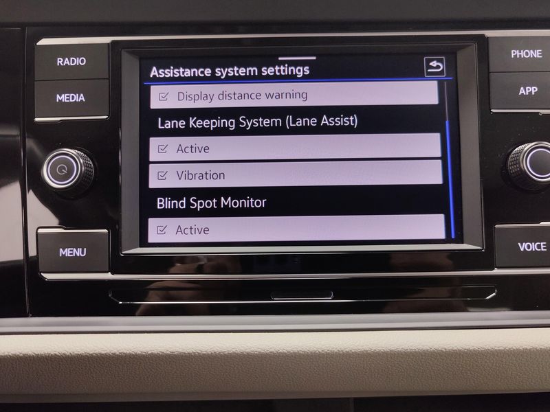 Used 2024 Volkswagen Jetta SE w/SunroofImage 6
