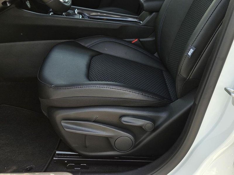 2025 Jeep Compass Latitude 4x4Image 26