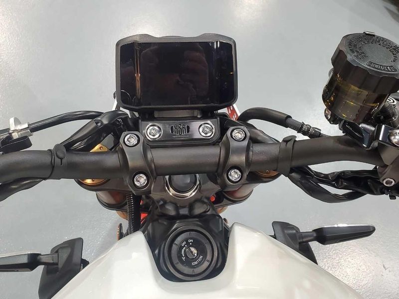 2024 Yamaha XSR900 Image 12