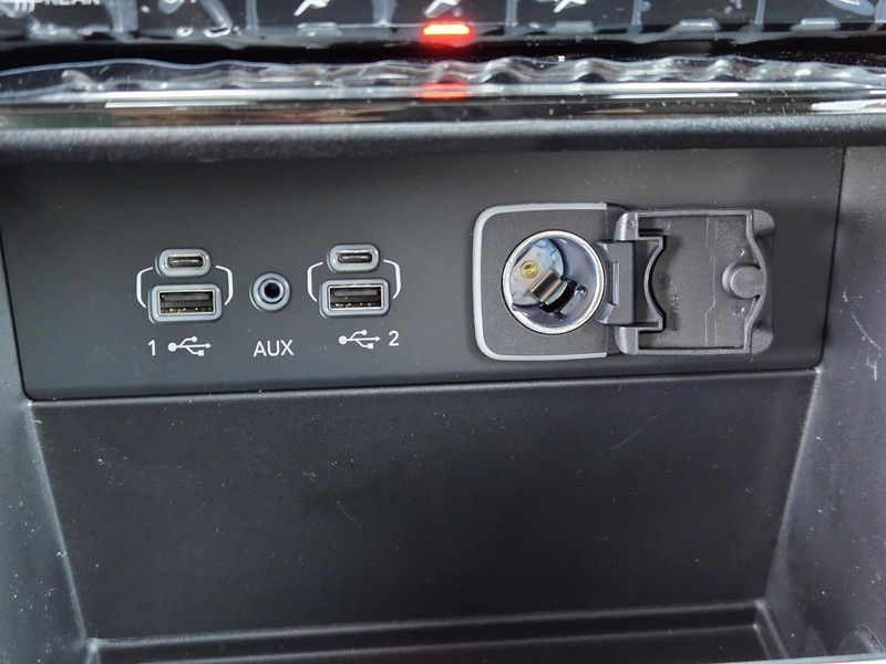 New 2026 Jeep Grand Cherokee L Laredo 4x2