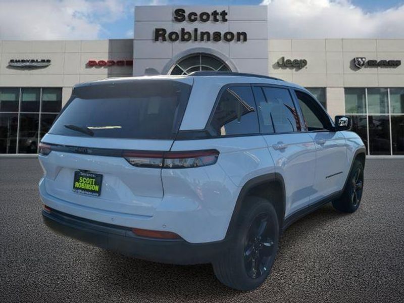 New 2026 Jeep Grand Cherokee Limited 4x2