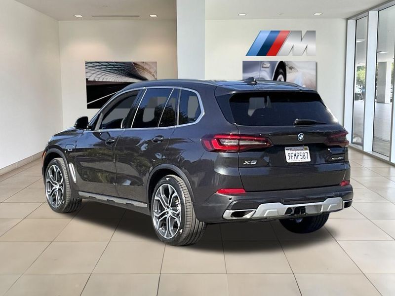 2023 BMW X5 xDrive45eImage 6