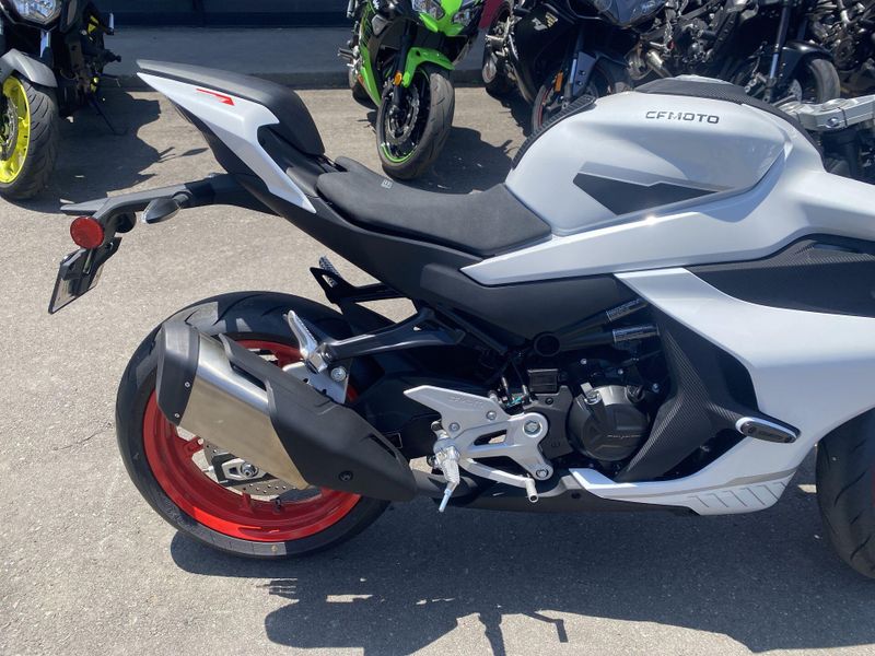 Used 2025 CFMOTO 450SS Image 12