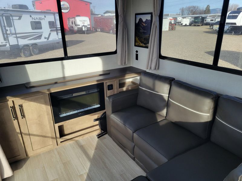 New 2026 KEYSTONE SPRINGDALE 31 SUNROOM Image 20