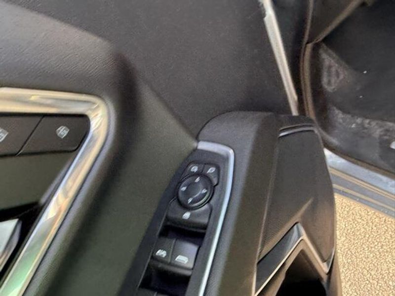 2023 Chevrolet Silverado 1500 LT photo 23