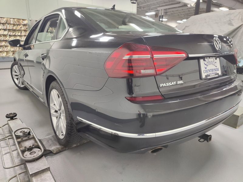 Used 2017 Volkswagen Passat SEL Premium w/Sunroof/NavImage 10