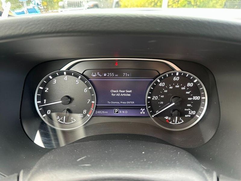 2023 Nissan Frontier SV photo 12