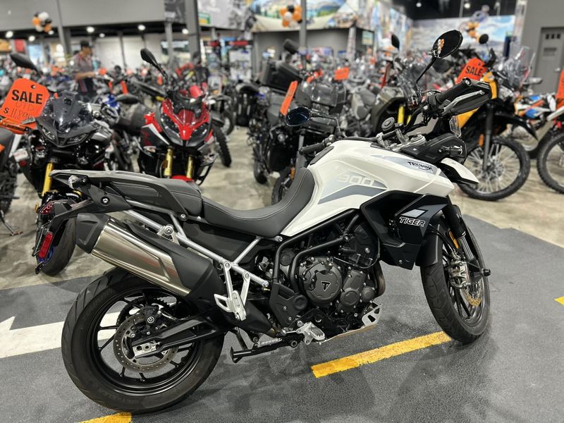 Used 2022 Triumph TIGER 900 GT LOW Image 2