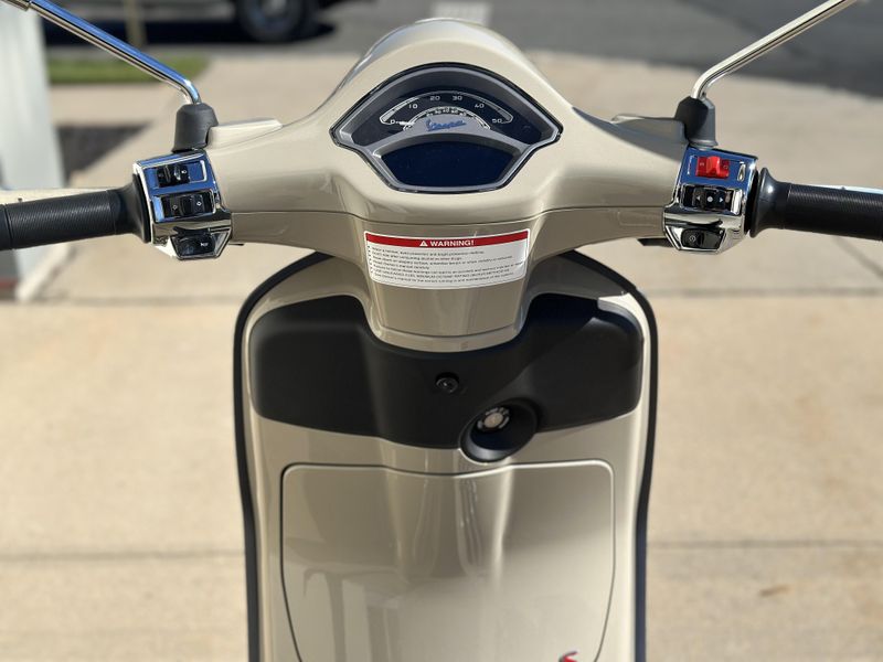 2024 Vespa PRIMAVERA 50 SPORT Image 6