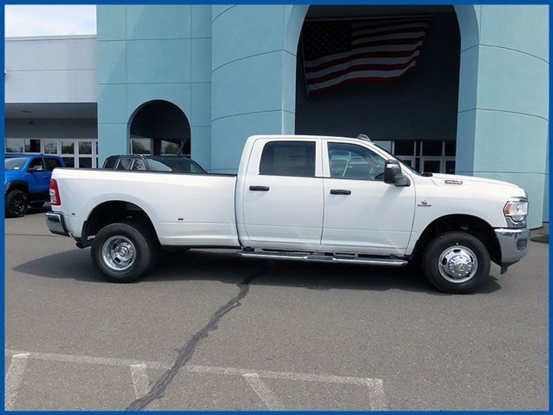 2024 RAM 3500 TradesmanImage 2