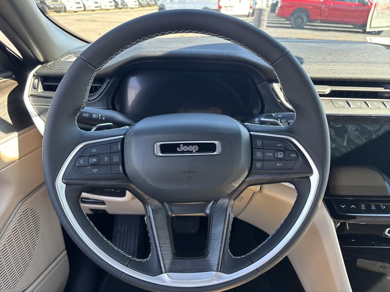 New 2026 Jeep Grand Cherokee Limited 4x4Image 31